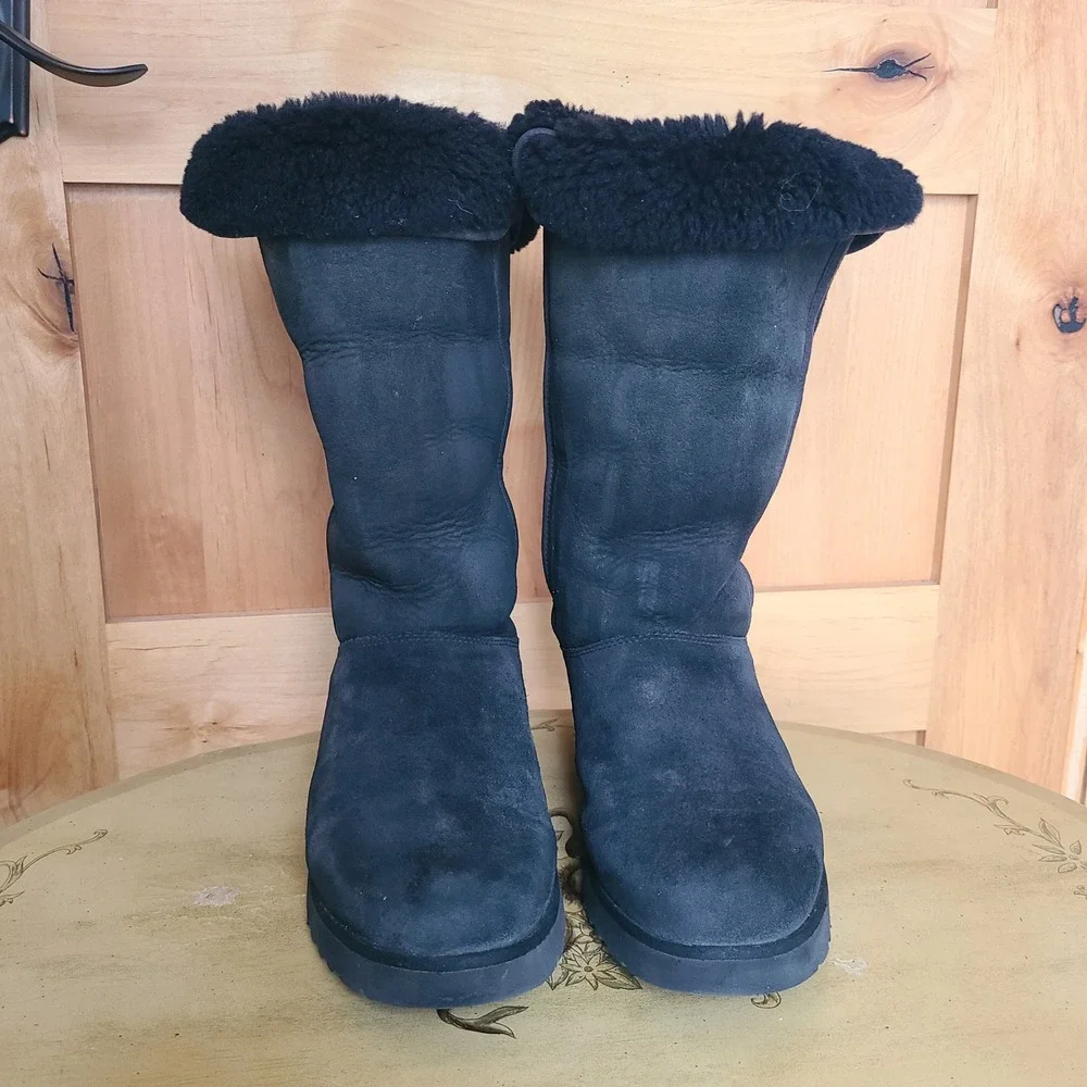 UGG Amie Tall EU 40 US 9 Black Suede Shearling Lined Wedge Boots Preppy Riding‎